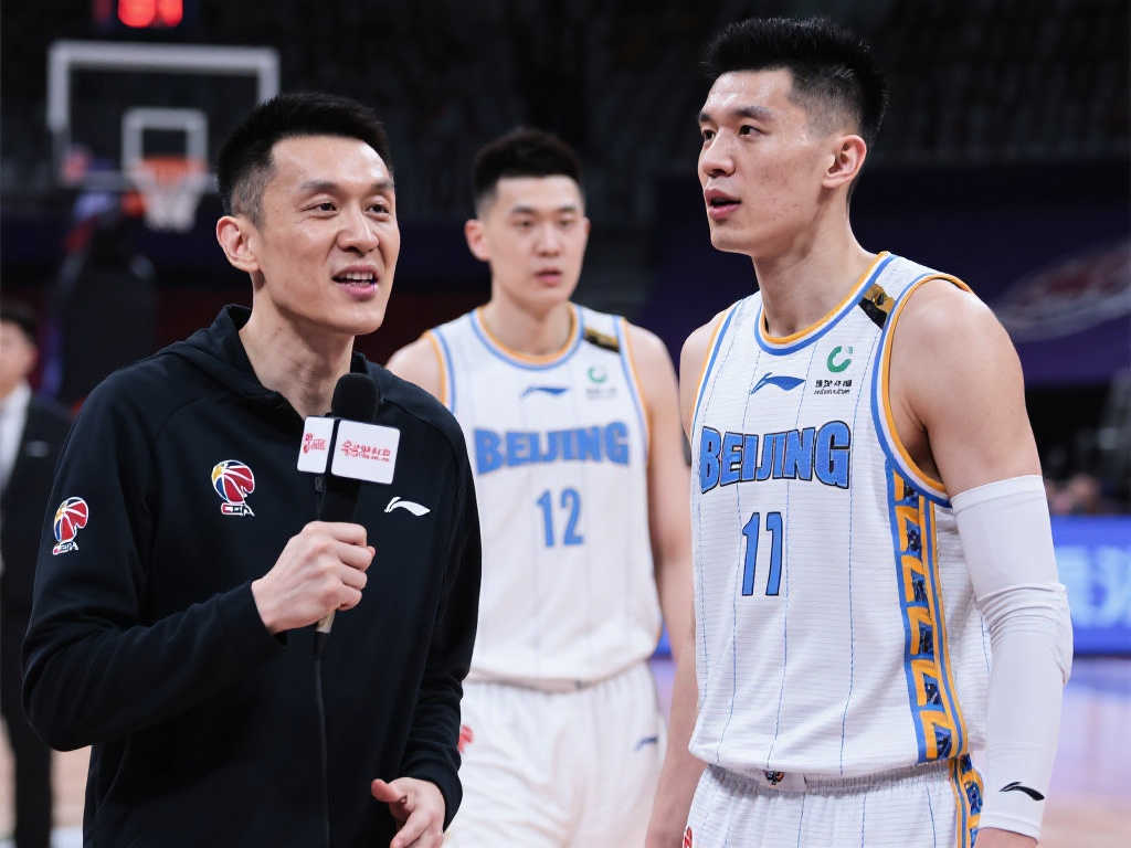 阵容轮换以 阵容轮换以